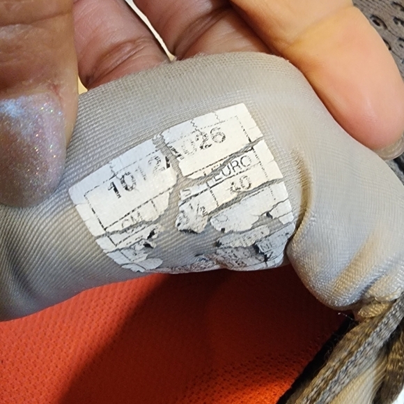 Asics women's Gel-Kayano Gray sneakers size 8 1/2 - Picture 12 of 12